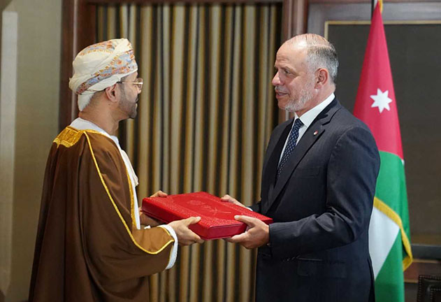 HRH Prince Feisal, the Regent, receives Omani Foreign Minister Badr Albusaidi at Al Husseiniya Palace on Wednesday (Petra photo) 